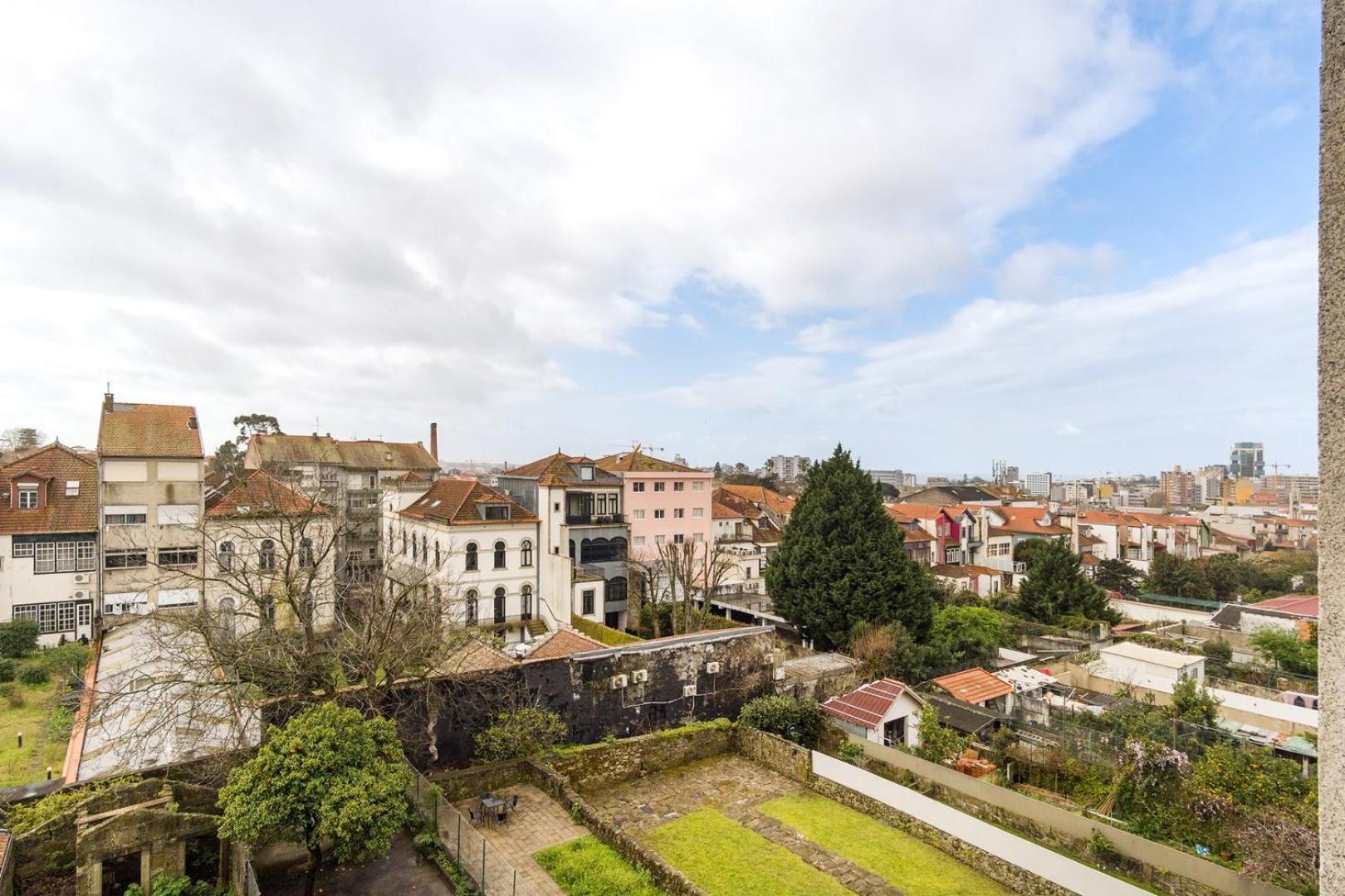 Guestready - Urban Oasis With Private Balcony Apartment Porto Exterior photo