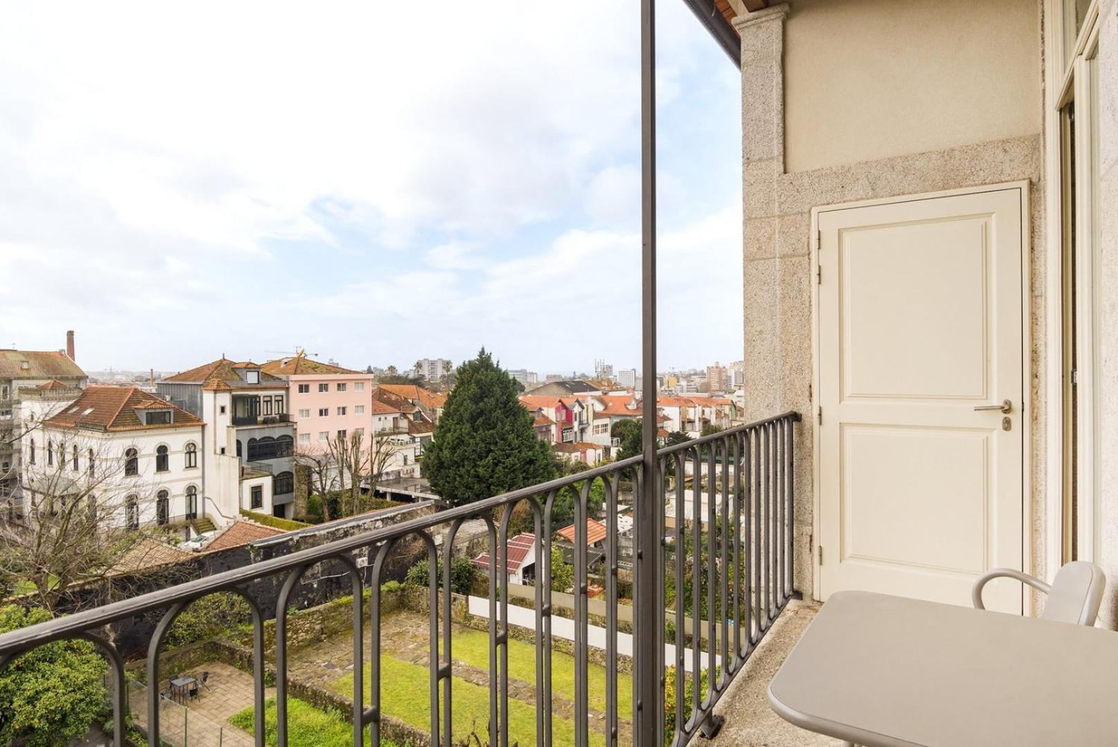 Guestready - Urban Oasis With Private Balcony Apartment Porto Exterior photo